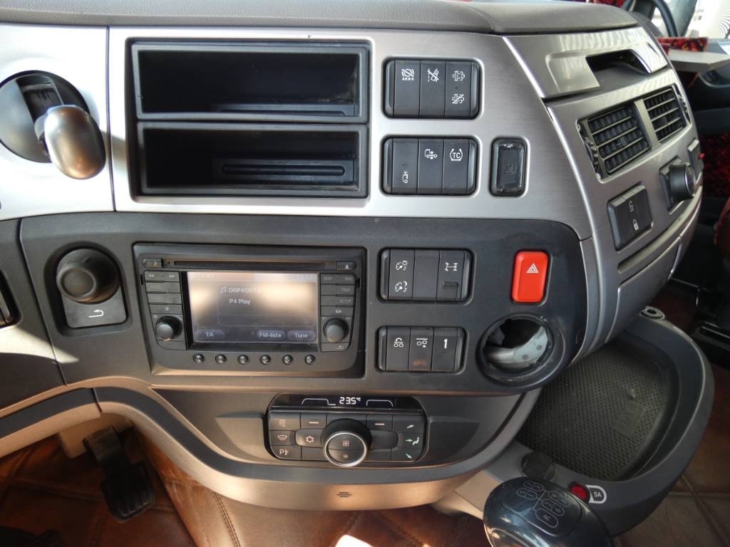 daf-xf-530-frte5b264e7.jpg