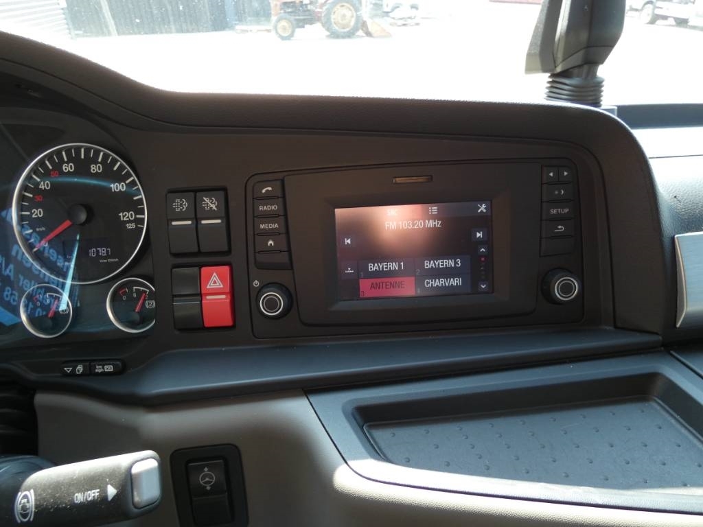 man-tgl-12-220-bl94db113c.jpg