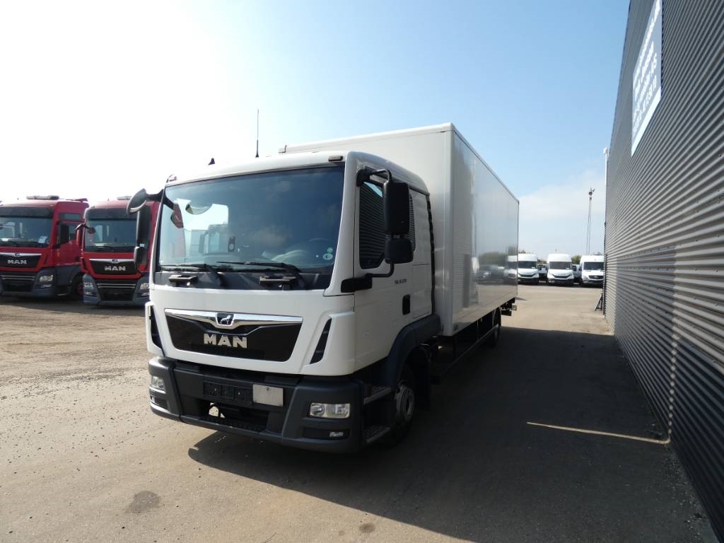 man-tgl-12-22095974915.jpg