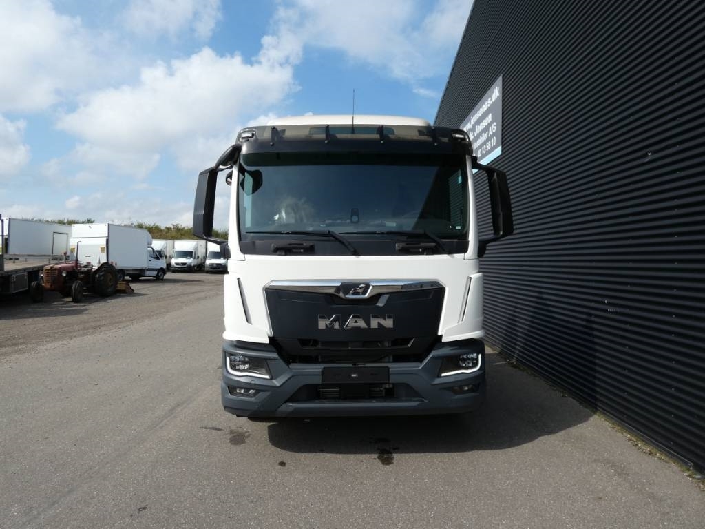 man-tgm-18-29035d03776.jpg