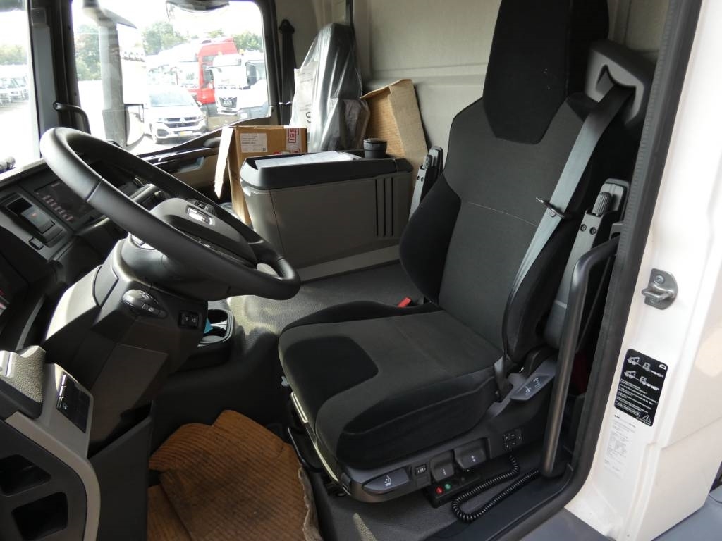 man-tgm-18-29064a01bfa.jpg