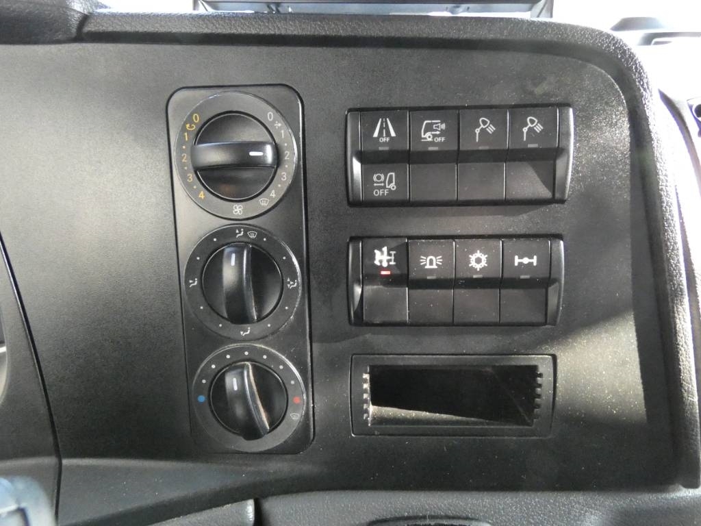 mercedes-benz-atego-15244c8a305f.jpg