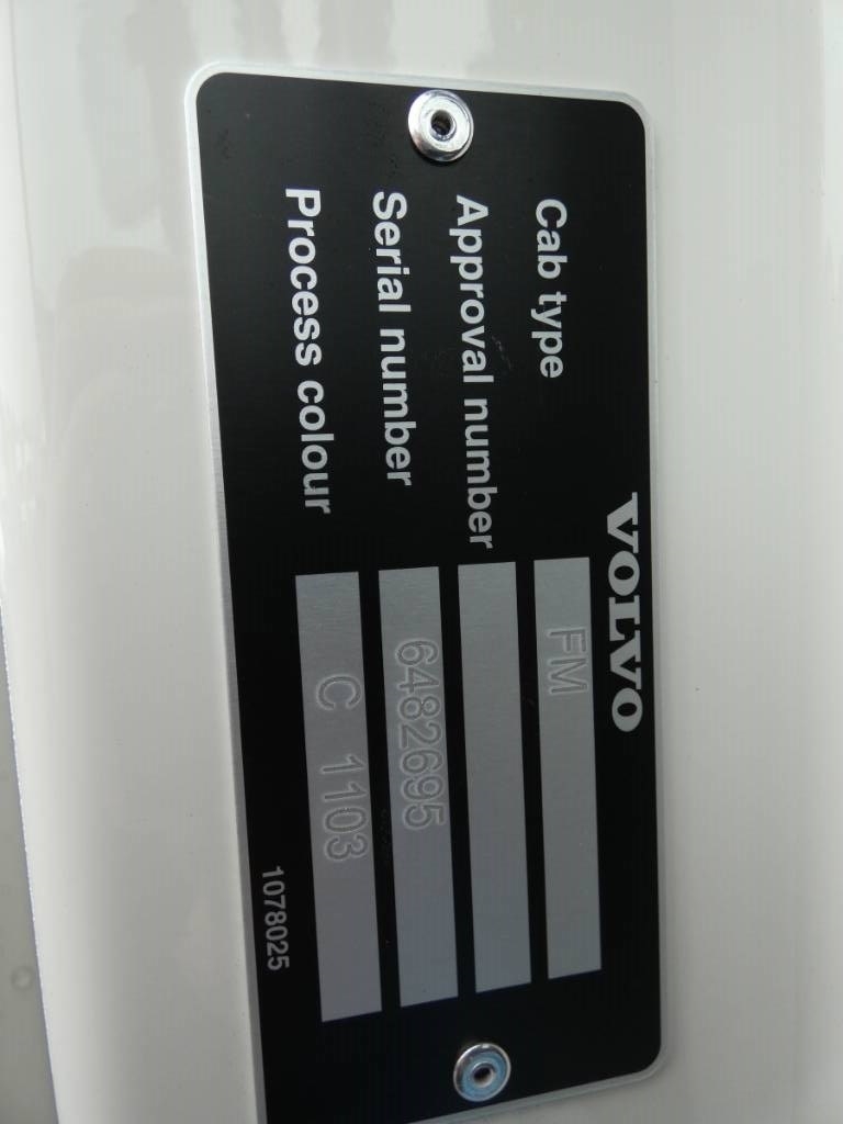 volvo-fm-3300640144a.jpg