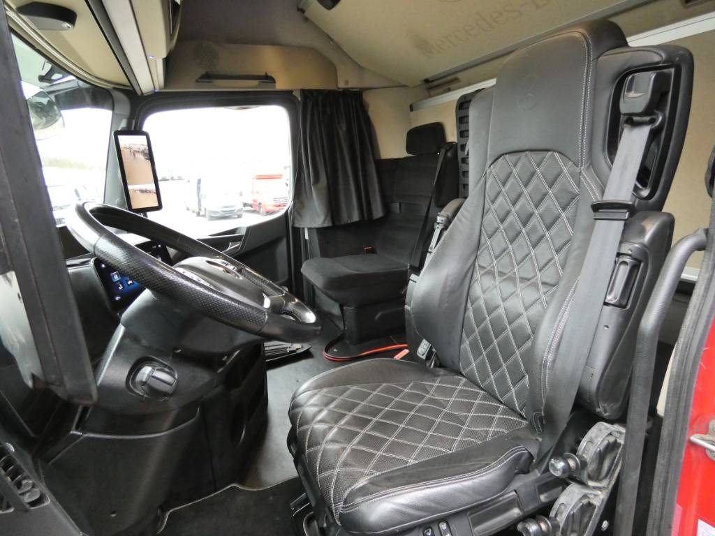 mercedes-benz-actros-2553-ls4a6c2880.jpg