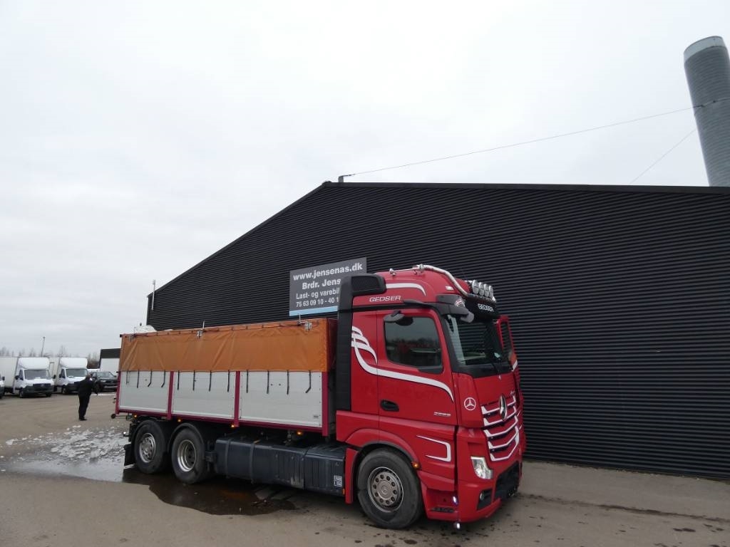 mercedes-benz-actros-2553-ls64f6fb90.jpg