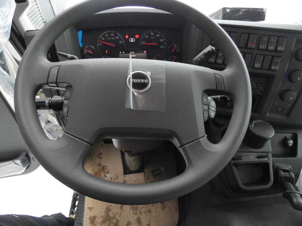 volvo-fl-2401382b83f.jpg