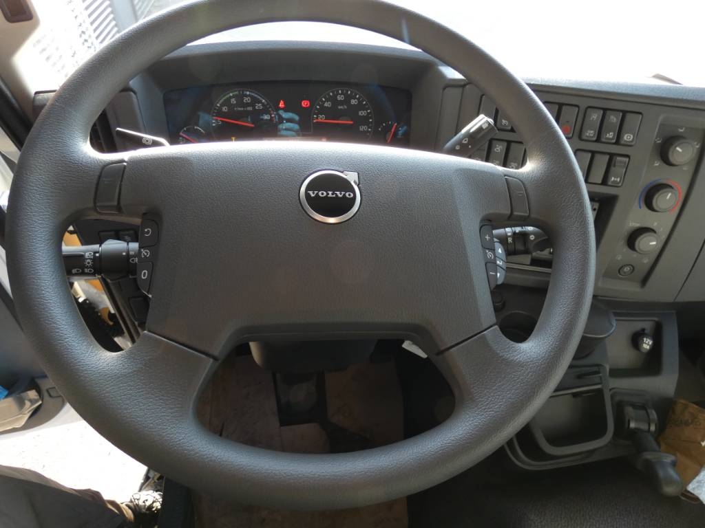 volvo-fm-18-24049adc016.jpg