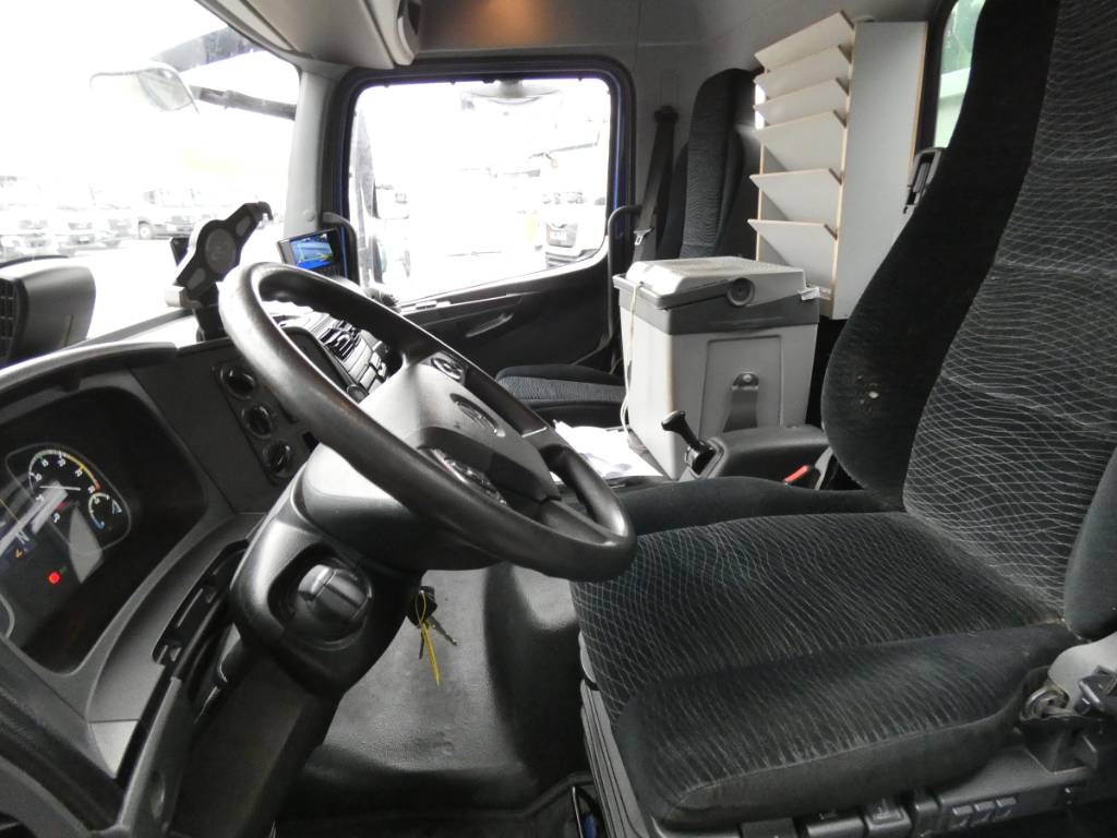 mercedes-benz-atego-1323115075cf.jpg