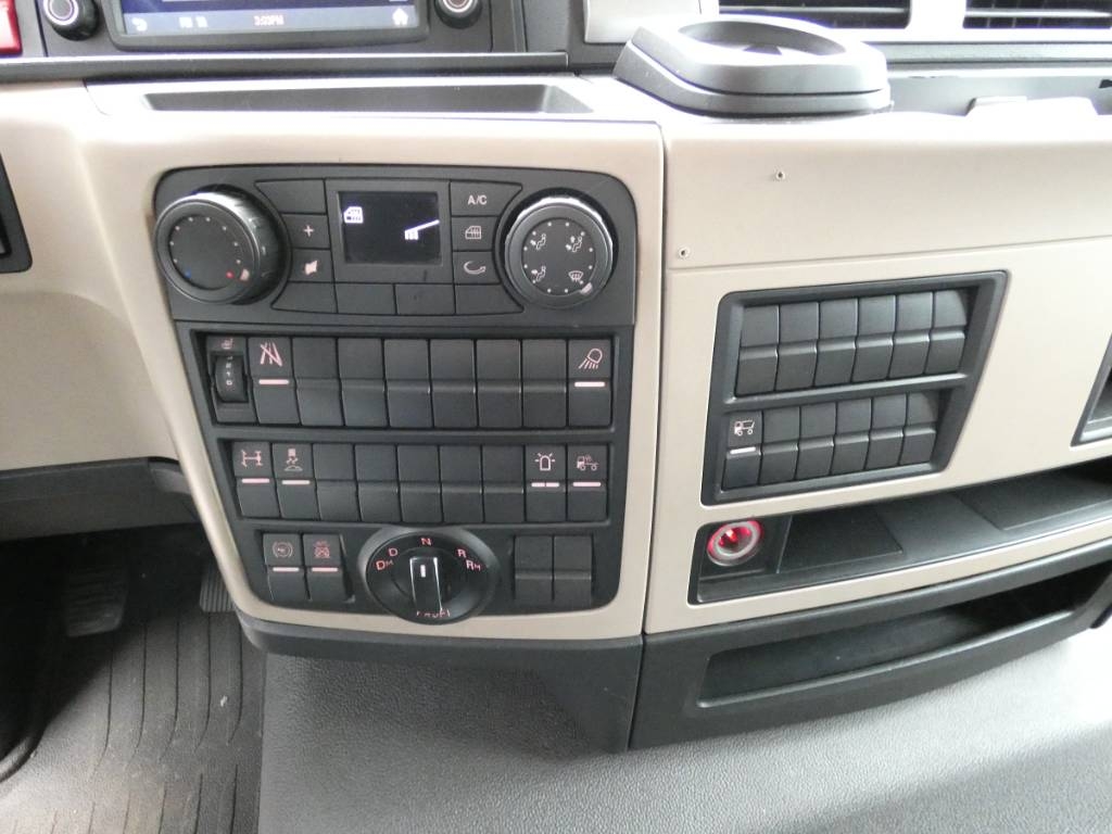 man-tgm-18-290af126559.jpg