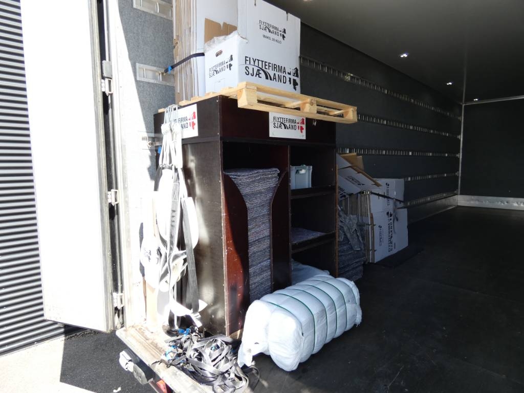 mercedes-benz-actros-1833425cbefe.jpg