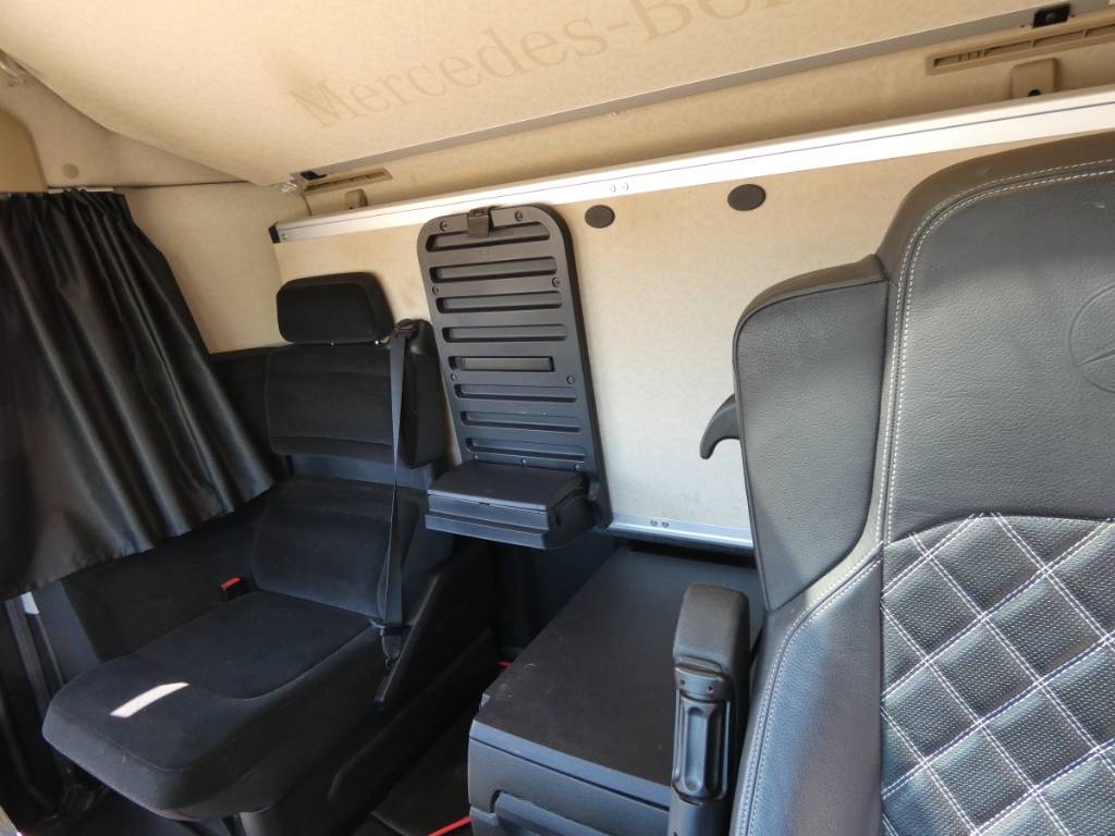 mercedes-benz-actros-2553-ls81a59a40.jpg