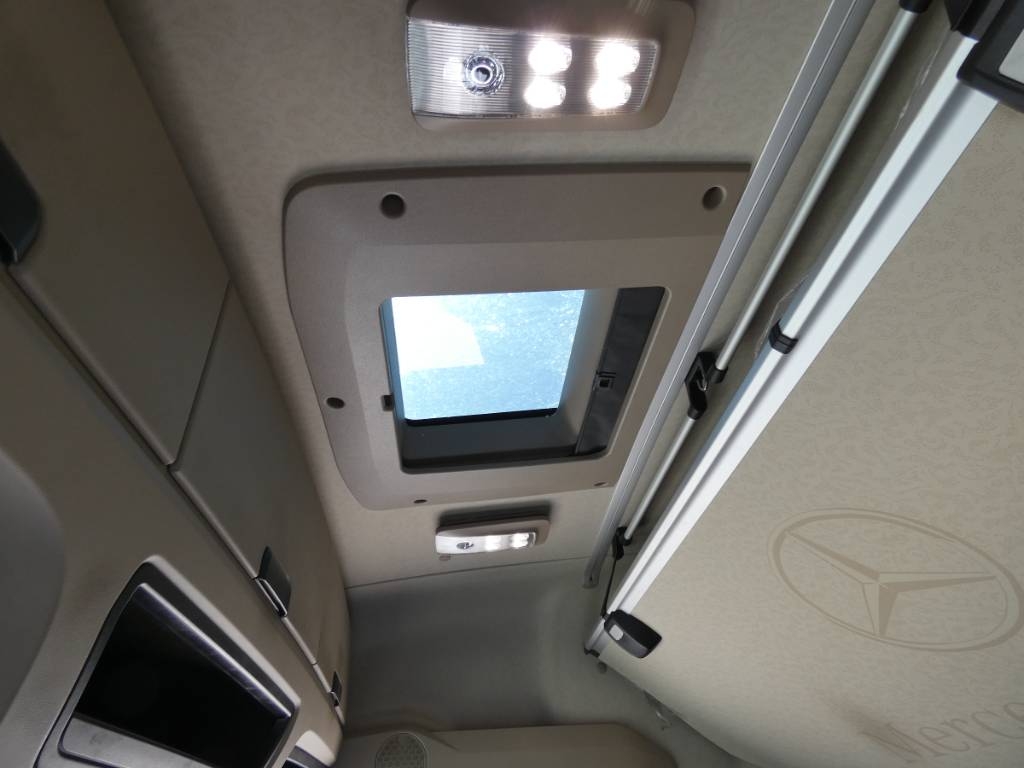 mercedes-benz-actros-2553-lsb5873a9a.jpg