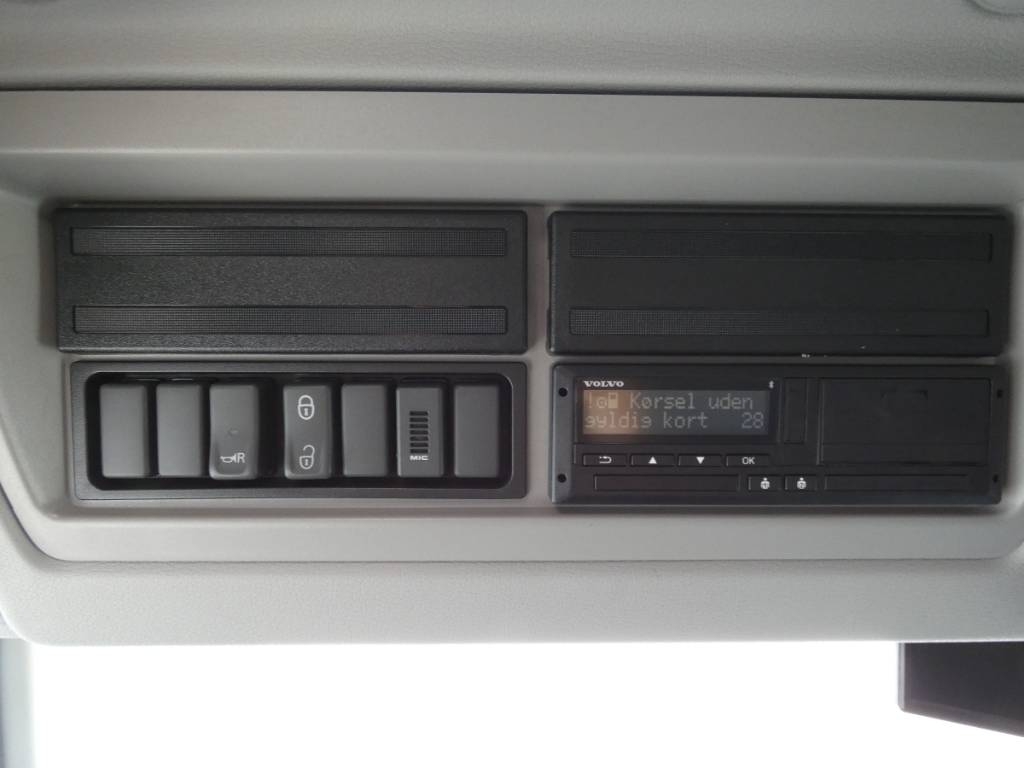 volvo-fl-12-240-m-kran3459c446.jpg