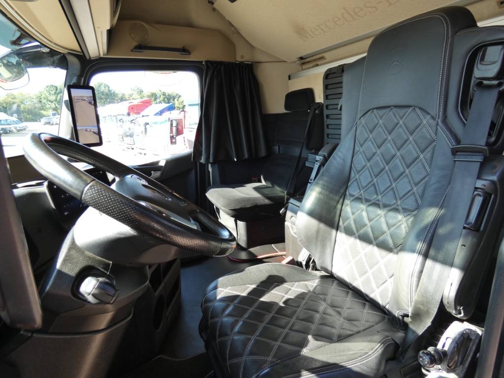 mercedes-benz-actros-2553-lsc3c78a0a.jpg