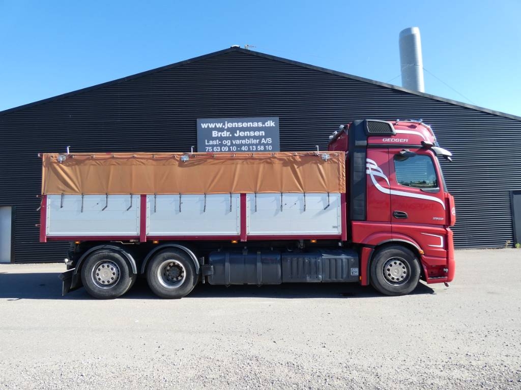 mercedes-benz-actros-2553-lse023626f.jpg