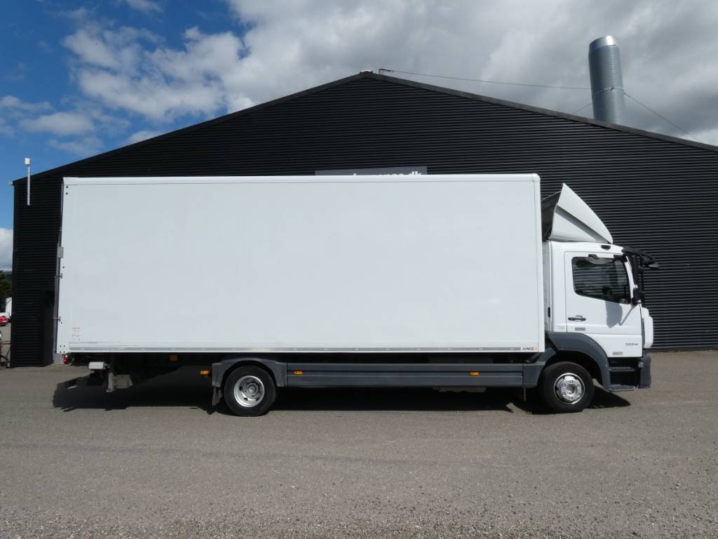 mercedes-benz-atego-12249394ad31.jpg