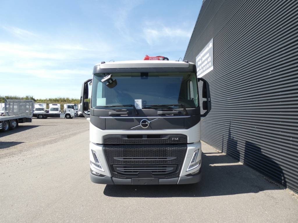 volvo-fm-26-33080766737.jpg
